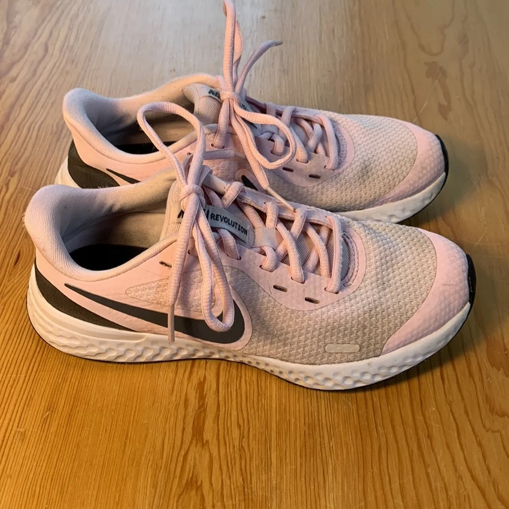 Nike Revolution Sneakers Girls
